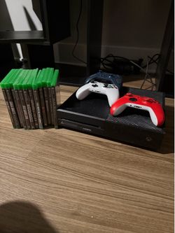 Xbox One + 3 controllers + Games