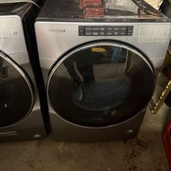 Whirlpool WFW8620HC 27 Inch Front Load Washer & Whirlpool WED8620HC 27 Inch Electric Dryer with Whirlpool WFP2715HC 15.5 Inch Pedestal for Front Load 