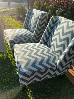 2  Chairs rayas