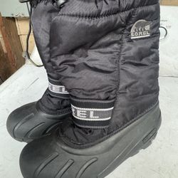 Snow / Rain Boots Size 3 Kids