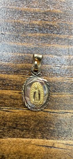 10M Gold Virgin Mary Pendant