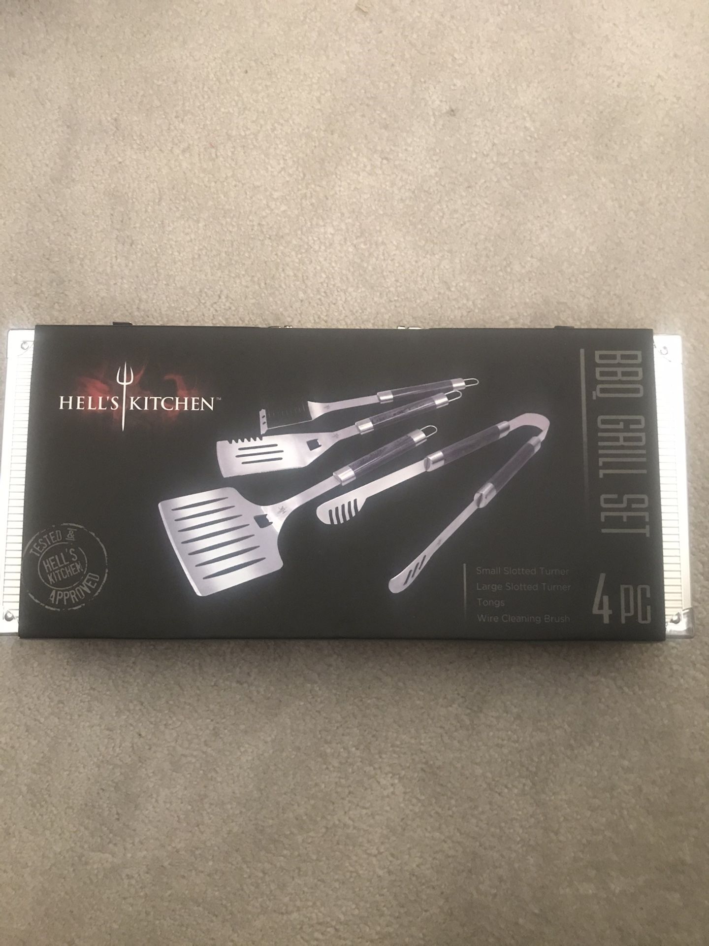 New 4pcs BBQ Grill Set