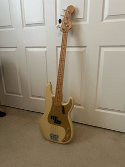 Fender Vintera II 50s Precision Bass guitar