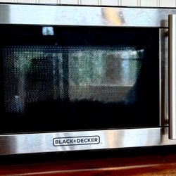 Black And Decker 0.7 Cubic Ft Microwave 