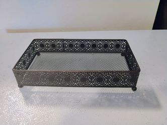 Decorative Metal Mesh Tray with Footed Base