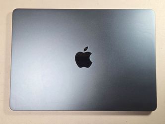 MacBook Air M3 2024 13.6" 8GB RAM 256GB SSD Laptop ~ 100% Battery Health