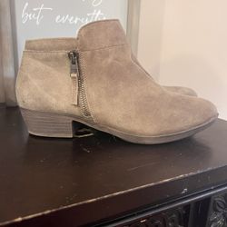 Maurice Women Boots Size 8 