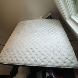 King Firm Sleepronic Mattress – Barely Used
