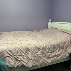 Solid Wood Full Frame And Mattress 