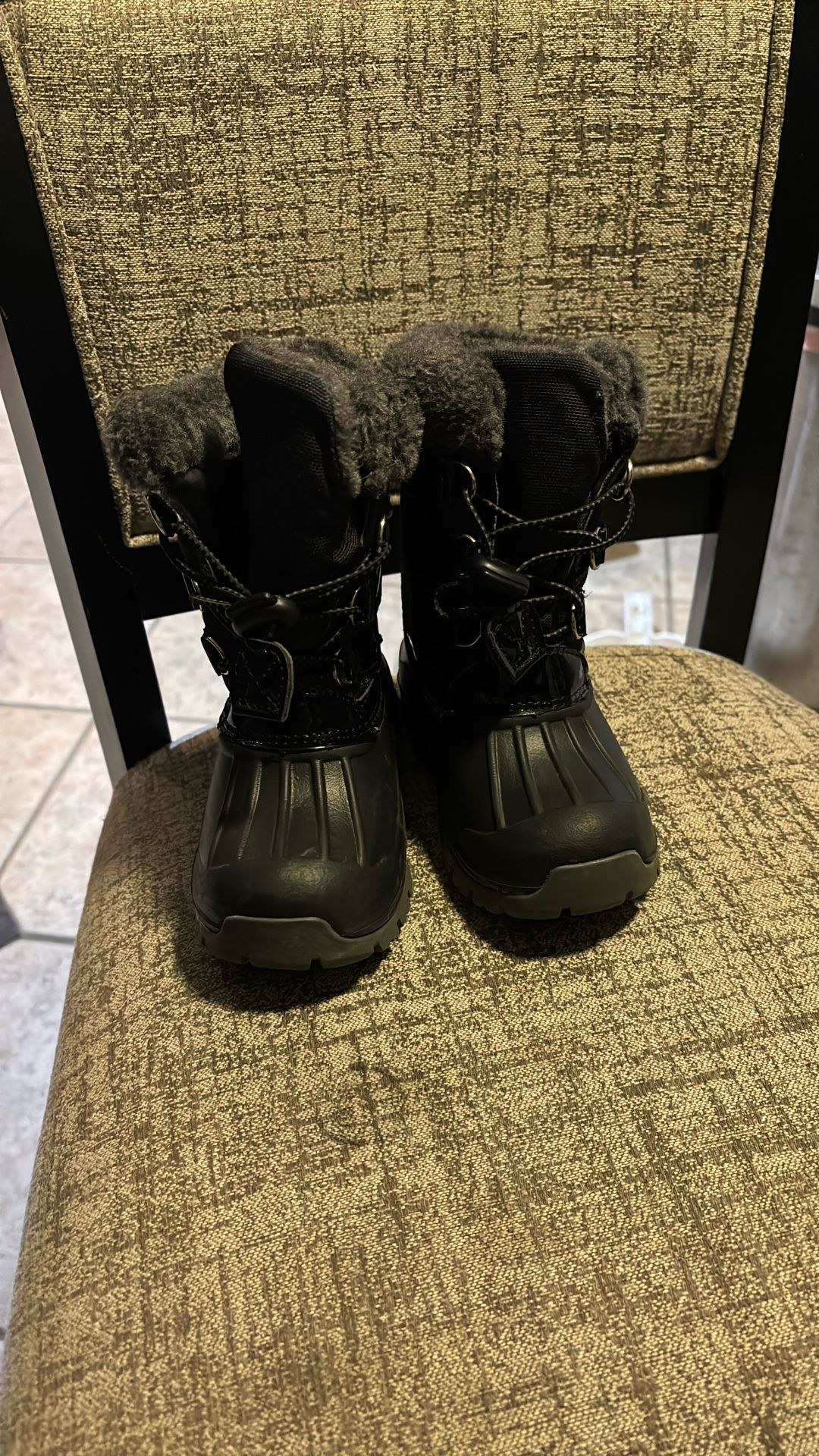 Kids Snow Boots Size 6