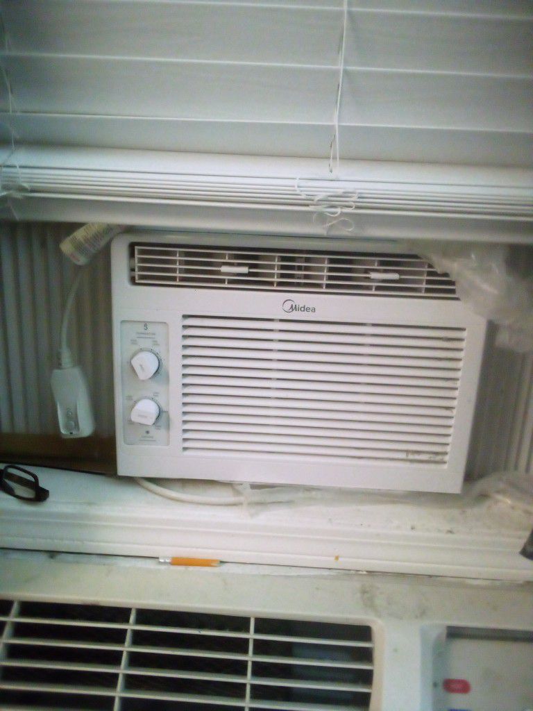 Small Room Air Conditioner