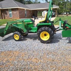 John Deere 855