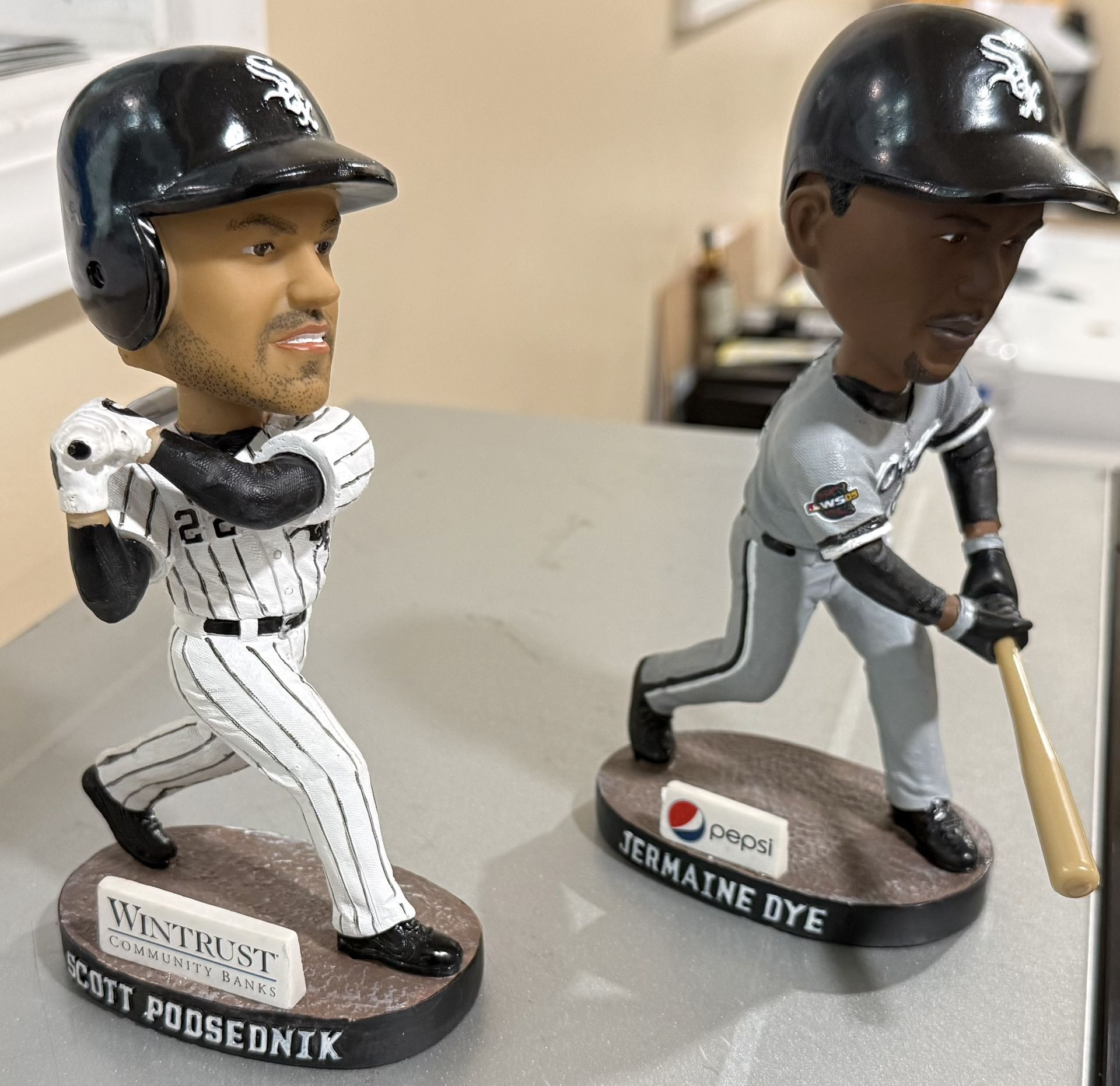 jermaine dye bobblehead pepsi WINTRUST bobble head figure SCOTT PODSEDNIK Chicago White Sox 2005 World Series