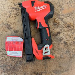 📌Milwaukee M12 12-Volt Lithium-Ion Cordless Cable Stapler (Tool-Only)👉PRECIO FIRME NO MENOS👉$160