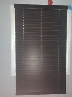 (1) 2 Inch Faux Wood Cordless Blinds