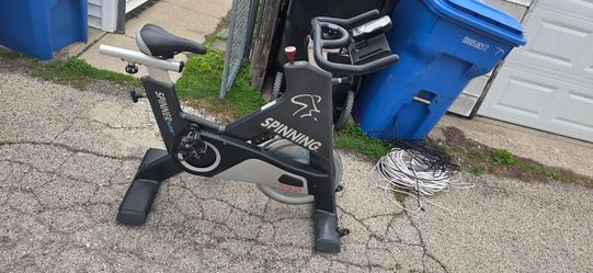 STAR TRAC BLADE ION SPIN BIKE