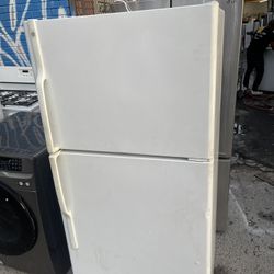 Top Freezer Refrigerator 
