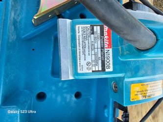 Makita 1900B 3-1/4" Power Planer / Hand Planer - Needs Blades