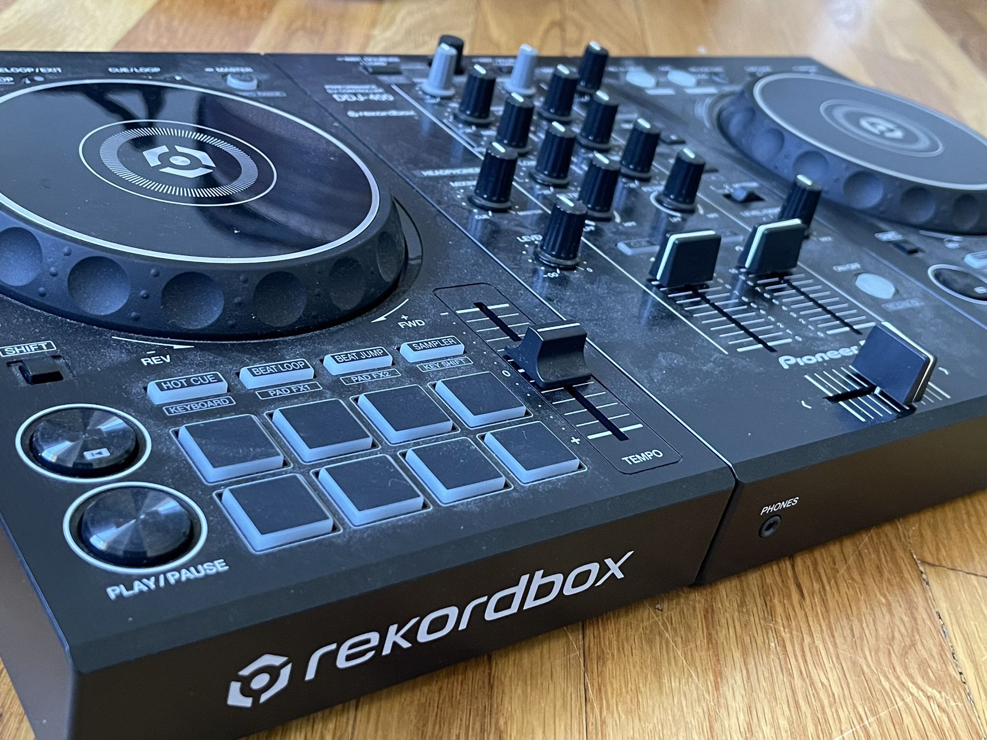 Pioneer DDJ400 DJ Controller for Sale in Escondido, CA OfferUp