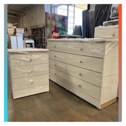 8 drawers dresser and nightstand/ Eight drawers dresser and nightstand