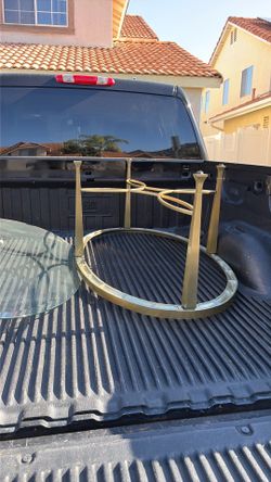 Glass table round shape