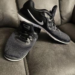 Nike Flex Supreme TR6