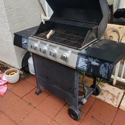 BBQ Grill 4 Burner Dyna-Glo