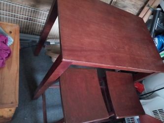 Mesa Con 2 Stooll Chair
