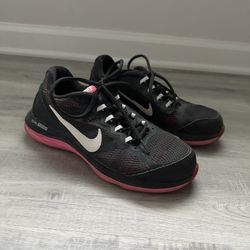 nike tennis shoes 