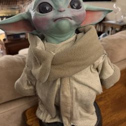 Sideshow Collectibles Life-Size Grogu (The Child / Baby Yoda) – 1:1 Statue