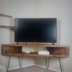 24 Inch Flat Screen TV (New) 