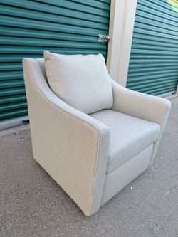 New Martha Steward Swivel Chair 