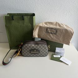 Gucci Neo Vintage GG Supreme Messenger Bag Authentic MSRP$1680