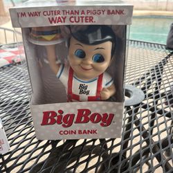 Bobs Big Boy Bank And Two Small Tee Shirts 