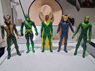 Action figures 12 i ches tall. Goodcondition.  
-Marvel Vulture 2015
-blue Marvel Loki 
-green Marvel Vision 2014
-green Mattel Arrow 2016
-green Marv