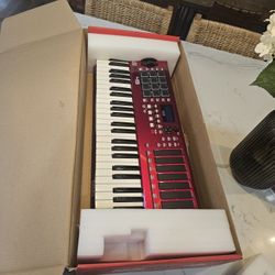  Akai Professional MAX49 49 Key MIDI Controller

