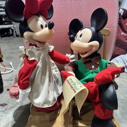 Disney 24” Santa's Best Mickey and Minnie Rocking Chair Animated Figurine