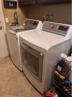 LG Washer & Dryer matching set
