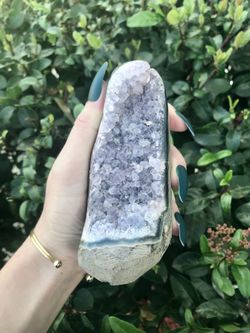 Gorgeous Amethyst W/ Cut Base 🔮🤍