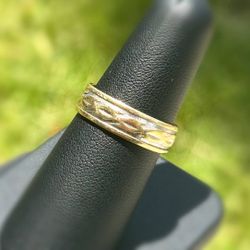 Vintage Jewelry 14k solid yellow gold wedding band ring size 8.00