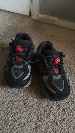 Kids shoes (toddler)