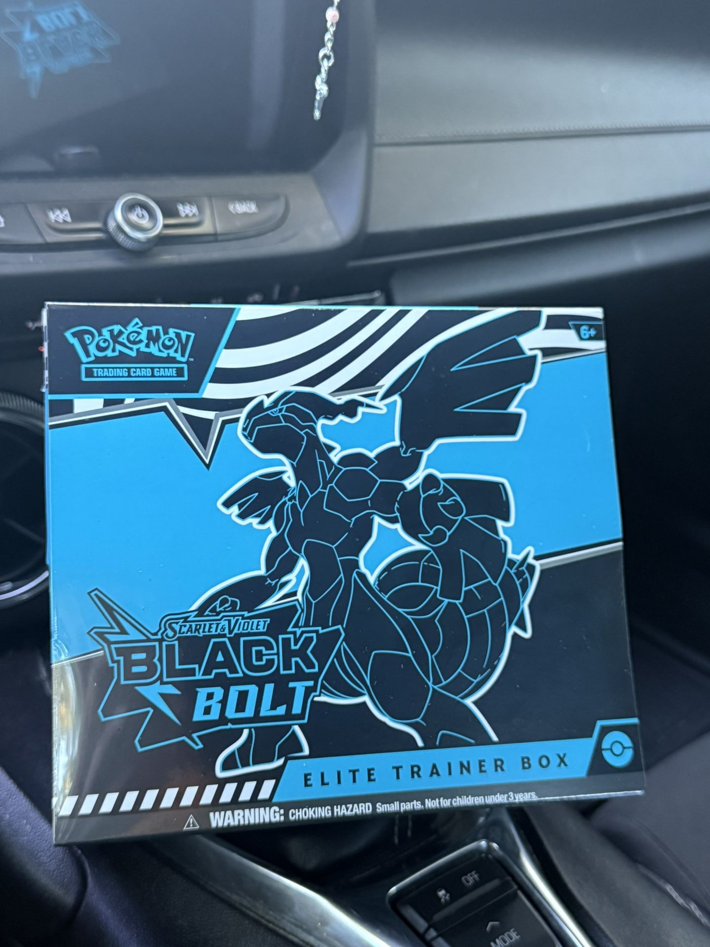 Pokemon Trading Card Games Scarlet & Violet 10.5 Black Bolt Elite Trainer Box
