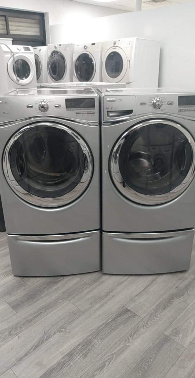 WHIRLPOOL DUET STEAM GAS WASHER AND DRYER FOR ONLY $ 760