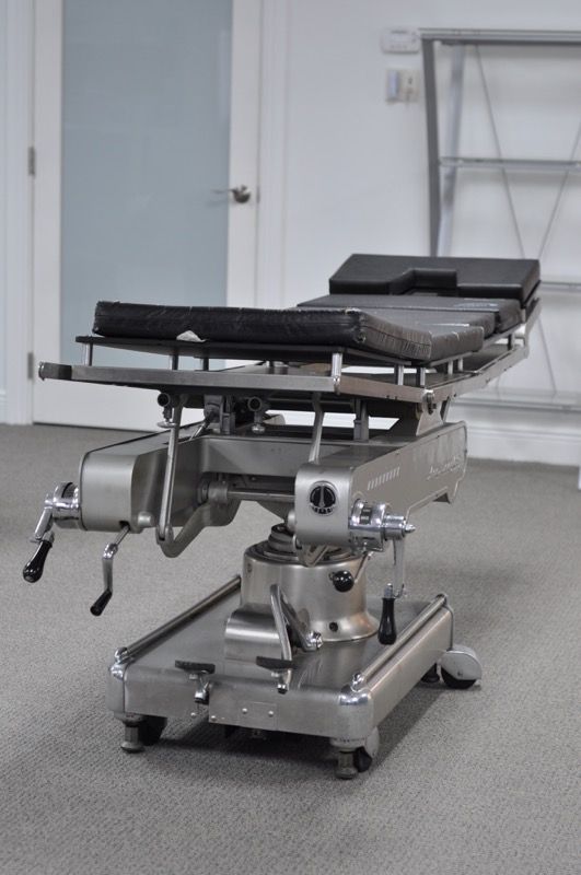 Amsco 1080 Surgical Medical Table