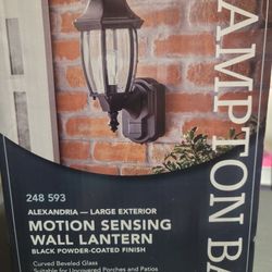 WALL FLASHLIGHT WITH MOTION DETECTION