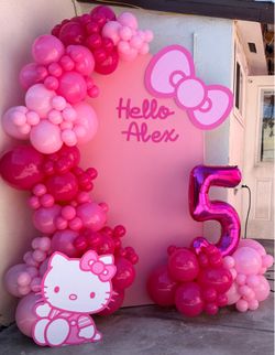 Balloon decoration ; Hello Kitty theme