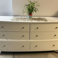 Dresser, with 6 drawers