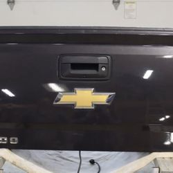 1/2 ton Silverado tailgate 2015 Chevy 1500 LTZ