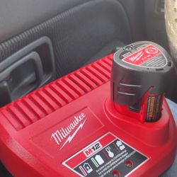 MILWAUKEE M12 STARTER KIT 
