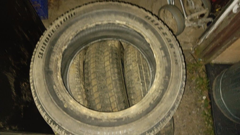 4 Bridgestone Blizzak 205 60 R15 